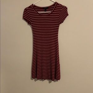 super cute dress!